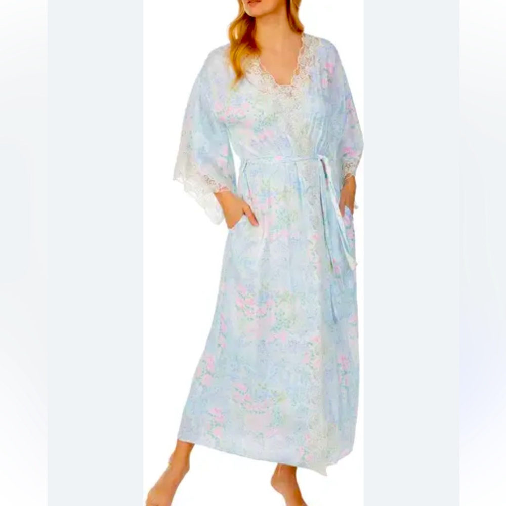 NWT - EILEEN WEST SATIN WRAP ROBE. SIZE S/M.